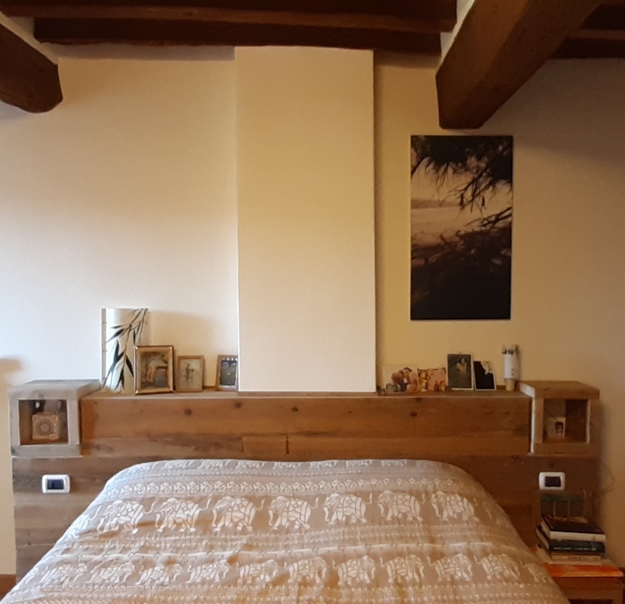 Artek, testata letto, testata in legno, legno naturale, decorazione, restyling, rifiniture, interior design, design, legno naturale, riciclo legno