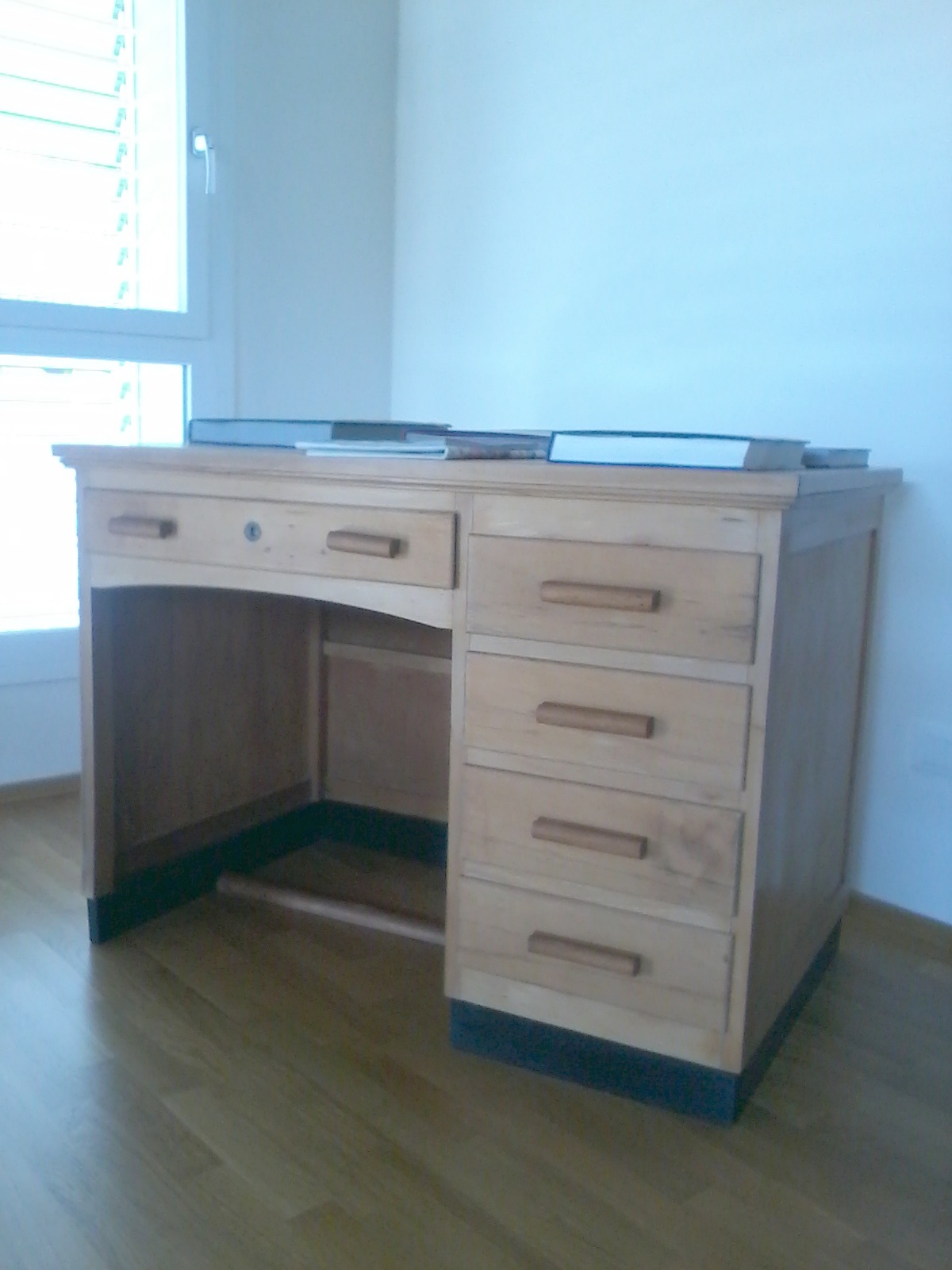 Artek, scrivania anni'60, restauro, vintage, mobile vintage, anni '60, restyling, arredamento, interior designe, modernariato.